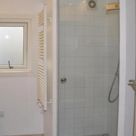 Ferienhaus Three-bedroom Holiday In V *