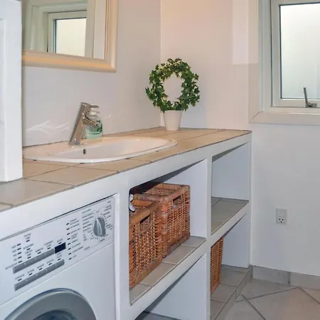 Three-bedroom Holiday In V Ferienhaus *