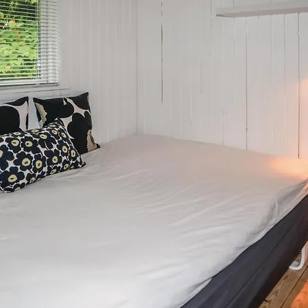 Ferienhaus Three-bedroom Holiday In V Esbjerg