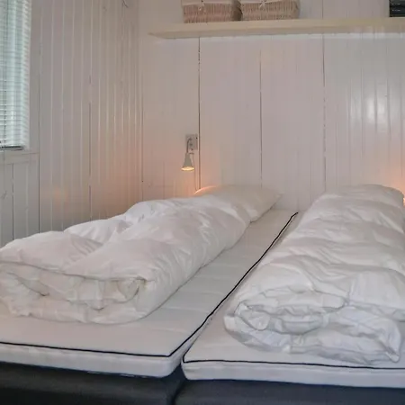 Ferienhaus Three-bedroom Holiday In V Esbjerg