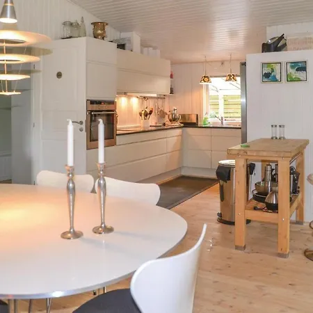 Three-bedroom Holiday In V * Esbjerg